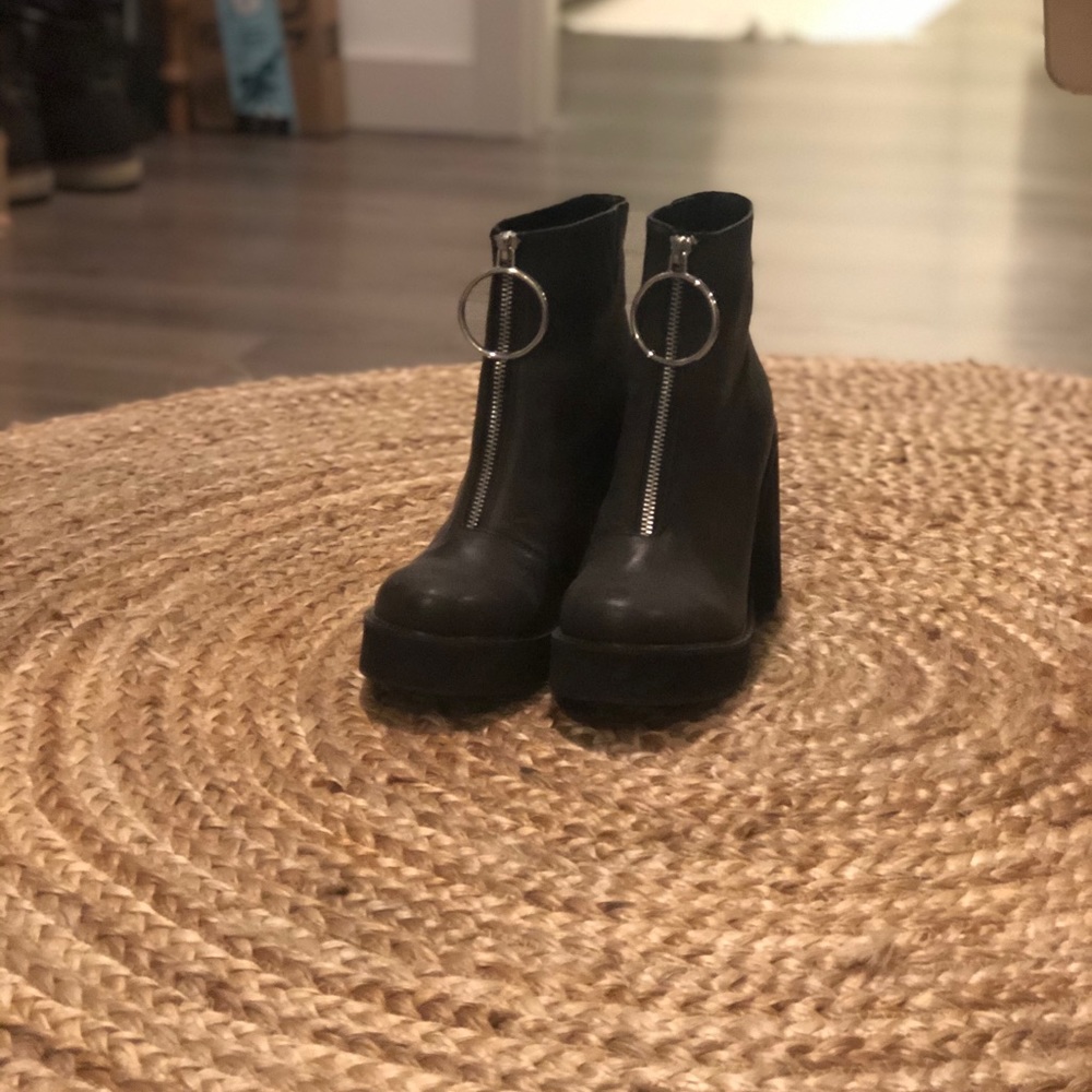 *Reserved* Current Mood Franky Platform Boots